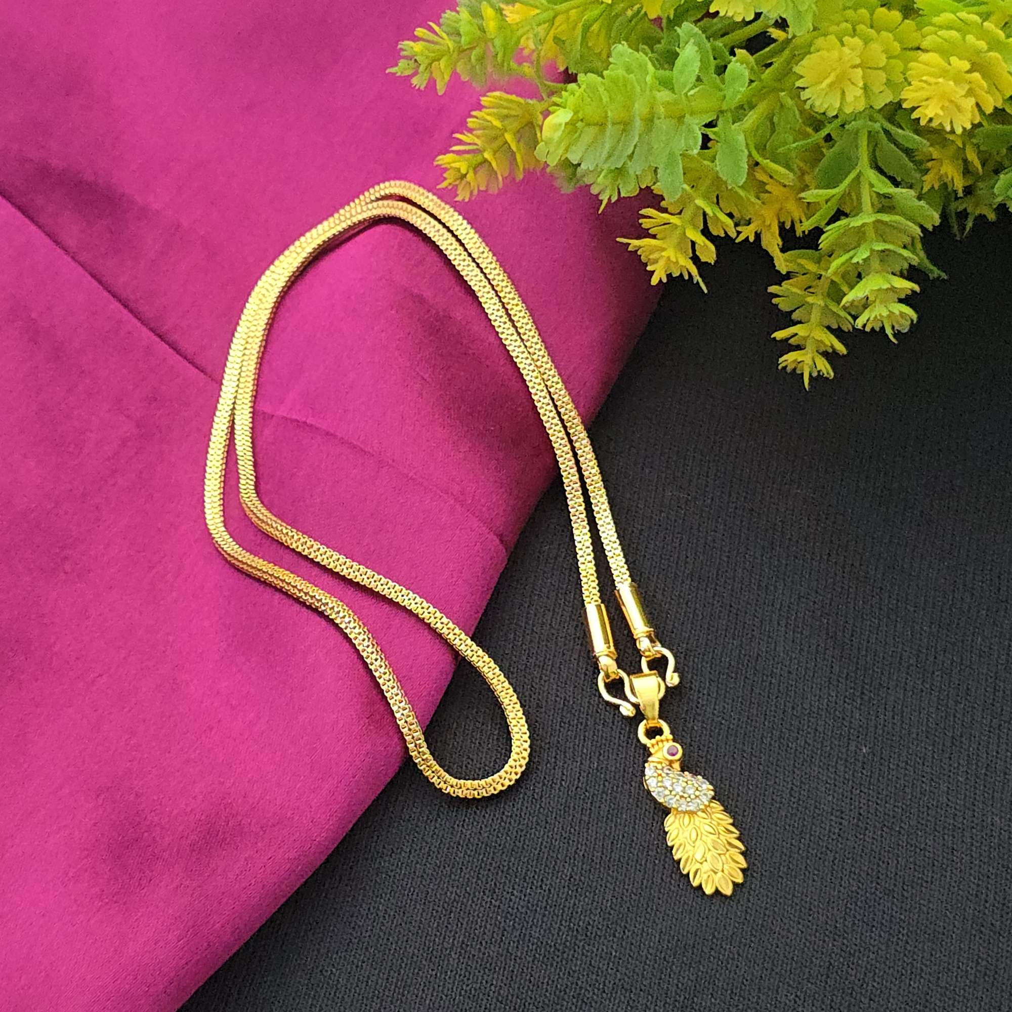 Peacock pendant short chain 18"inches 