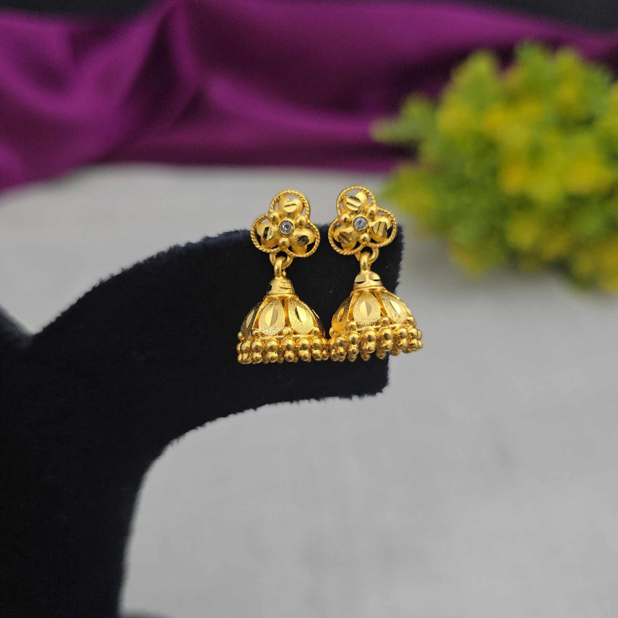Real gold look earring 