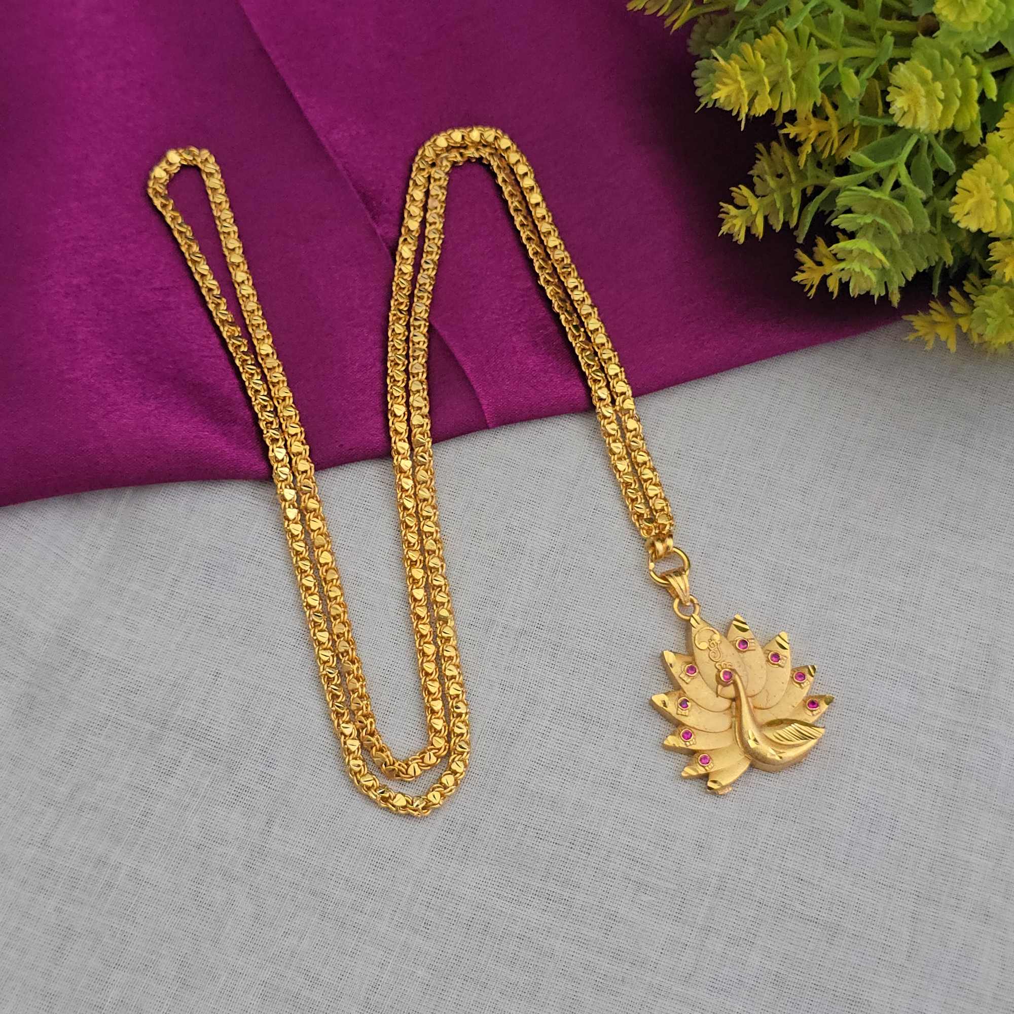 Peacock Pendant Dollar Chain 